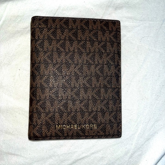Michael Kors Bags Michael Kors Passport Wallet Poshmark
